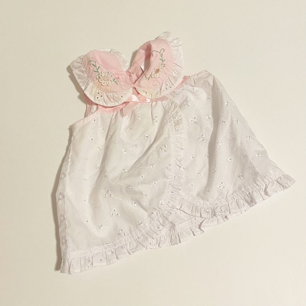 Kidgets 0-3m White Eyelet Collared Baby Dress, pink daisy flowers